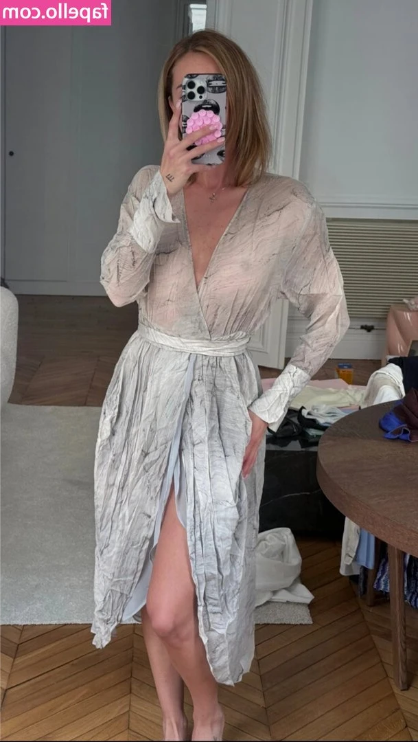  [ charlotte-bobb ] - Hot like hell🥵🥵