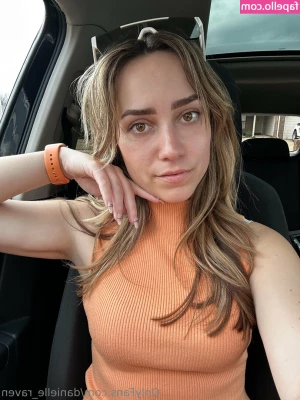 danielle_raven