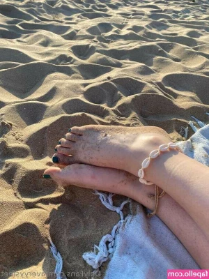 averyysfeet - 💌 Happy Singles Month 💌 Once again I'm off to satisfy myself