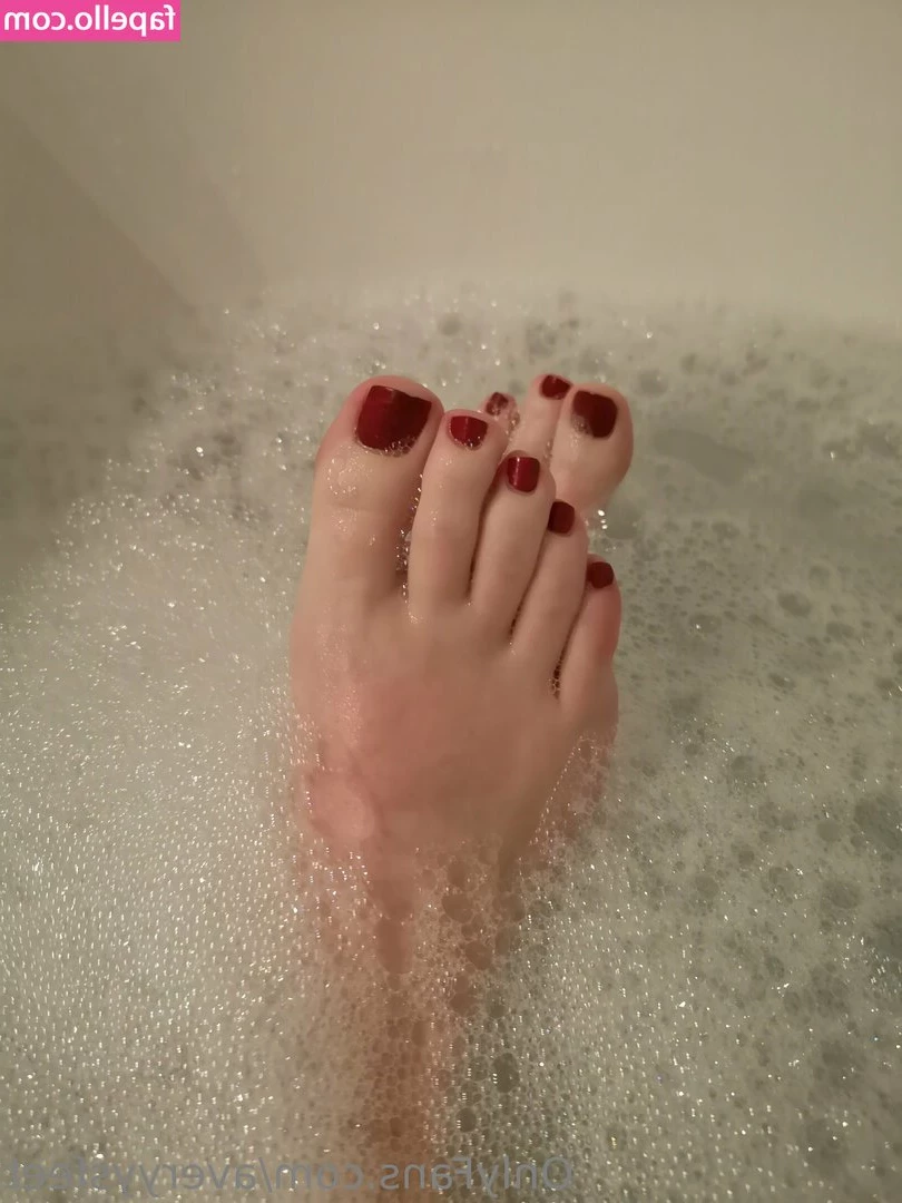 averyysfeet - Hate it or Love it