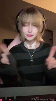 saviorcat - Was a professional hula hooper for an evening