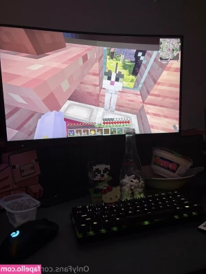 saviorcat - oopsss my pants fell down... can you help? 🤭🤭🤭