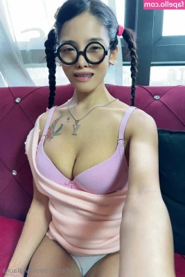 silvialaura - New titties  who  dis  Now who wants to see them in all their