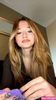 imrileyrain - swipe through ➡️ to see all angles of my juicy booty! 🍑 i have