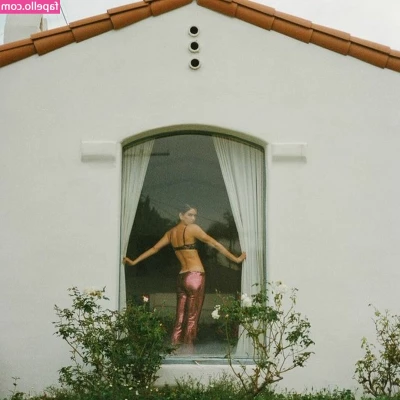 Shelley Hennig [ shelley-hennig ] - Just a little nudism
