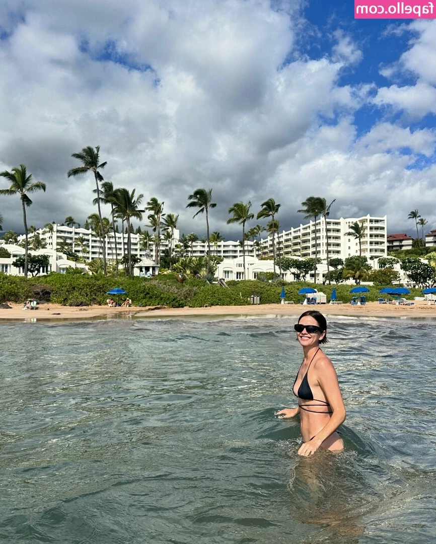 Shelley Hennig [ shelley-hennig ] - Am I fucking you, or you fucking me? 😈