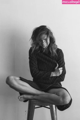 Shelley Hennig [ shelley-hennig ] - Watch my solo in ✈️💦