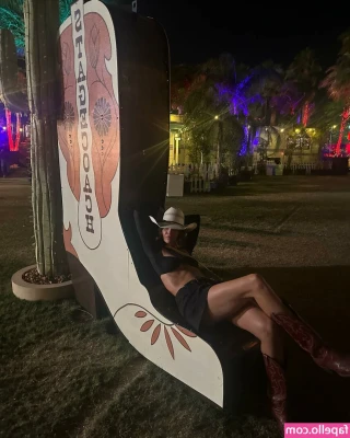 Shelley Hennig [ shelley-hennig ] - @u268064590 just came on my butt