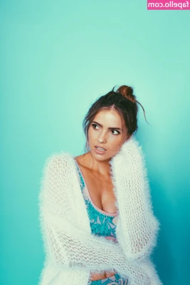 Shelley Hennig [ shelley-hennig ] - Vídeo completo gozando gostoso 🔥