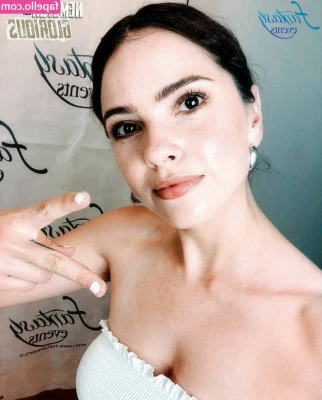 Shelley Hennig [ shelley-hennig ] - What did you have for dinner?