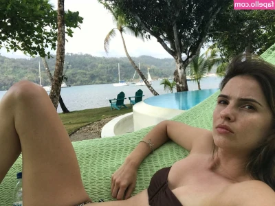 Shelley Hennig [ shelley-hennig ] - Hehe~ Give me a hole 💙