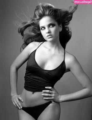 Shelley Hennig [ shelley-hennig ] - gonna send out a little freebie to whoever bought last night’s vid