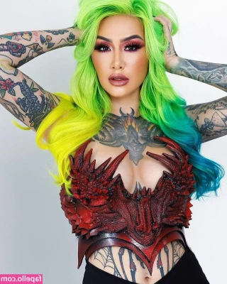 WWE Shotzi [ wwe-shotzi ] - Would you like it if I was the boss of you? 😏