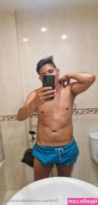 goddesstransgirl - Te invito a ducharte conmigo  si es que no le tienes miedo al agua  