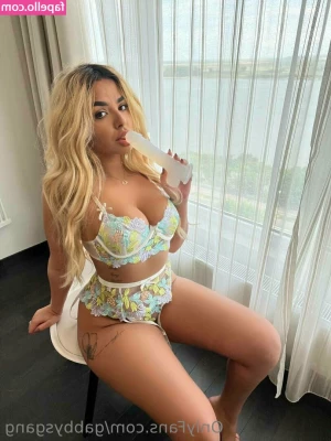 gabbysgang - come give it to me Jerry  This wet horny MILF pussy wants to be