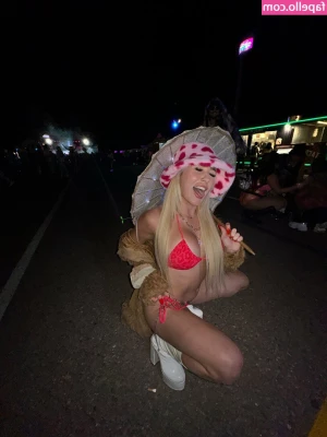 chloechase18 - A very good morning from my tent!