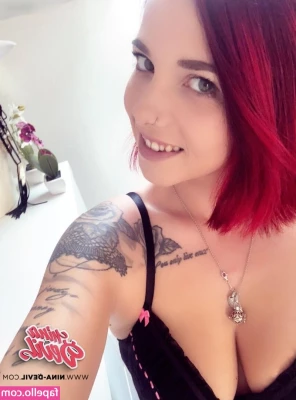 Nina Devil [ nina-devil ] - happy friyay😈🥰 swipe for a surprise☺️