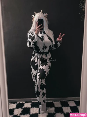  [ itsmoonica ] - Come to my DM I need you, I'm horny and nothing satisfies me