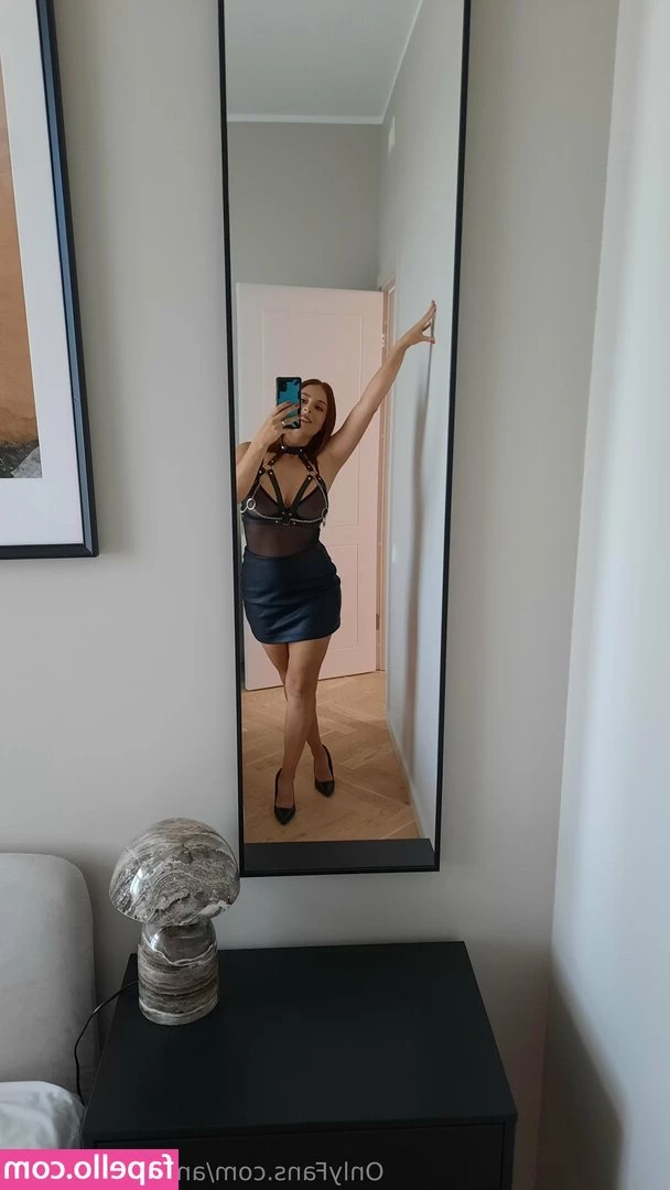 antoniasainzfree - Shaking my ass before my bath 🛀