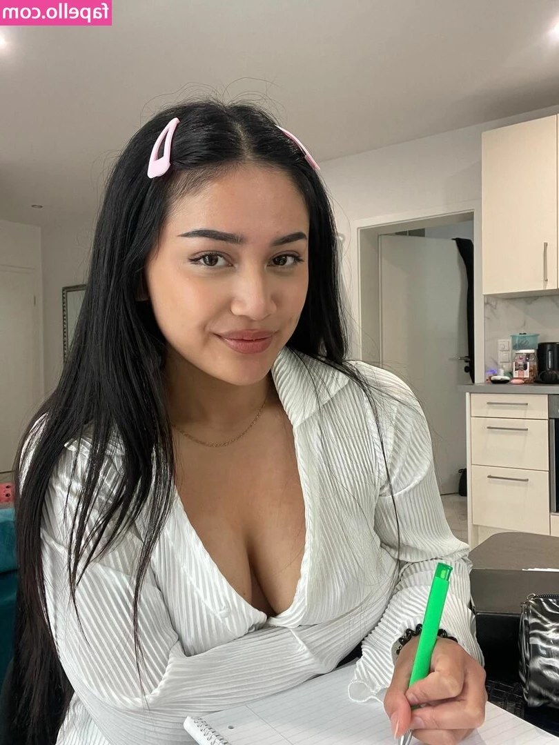 vivchen - I wanna bounce on some Dick