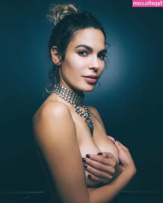 Nadine Velazquez [ nadine-velazquez ] - Gotta end the week right to start it right alwayssss do you agree?