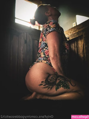 mygoddesswitch2 - Having lots of fun this Saturday