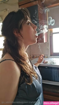 goddessofsmoke_vip [ goddessofsmoke-vip ] - Good morningggg rise and shine we're going to have a good fucking day
