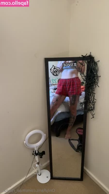 mae_rose22 [ mae-rose22 ] - want to see what i'm hiding? 🍆