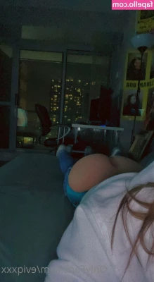 Emma Iris [ emma-iris ] - Um pouco de dancinha pra vcs   Un pequeño baile para ti   A little