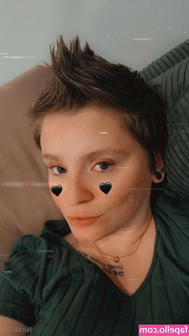 nickiifree - I have been so non-stop lately had to take a few minutes to sneak