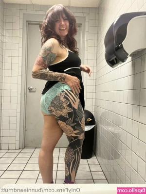 bunnieandmutt - Yooo my waifu sextape page is live and FREE to subscribe! Follow us