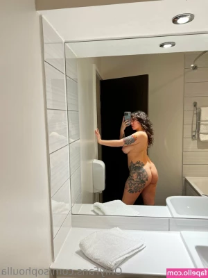 Sophoulla [ sophoulla-1 ] - So horny  come play with me please
