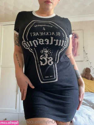 Sophoulla [ sophoulla-1 ] - Four straight minutes of me shaking my ass, you’re welcome x