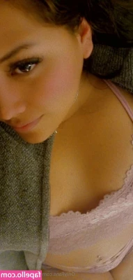 caperucitarosaof - I wish it wasn t so cold  I m wearing too many clothes