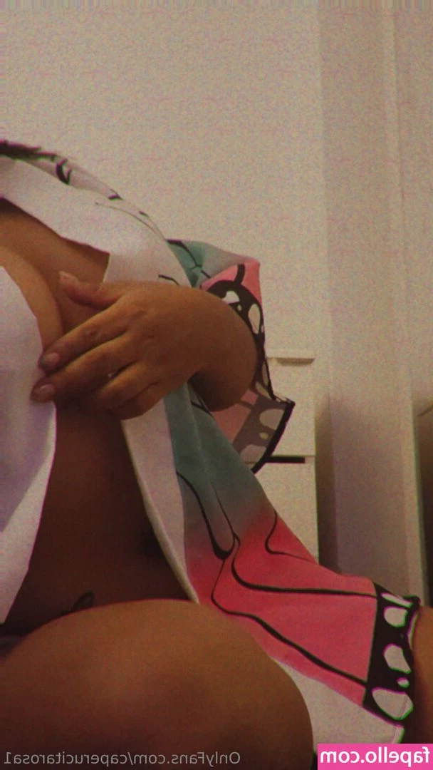 caperucitarosaof - Mmm, 🤤 I'd love to taste your cock! I would like to suck very