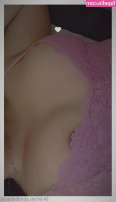 caperucitarosaof - HOT NEW PICS! Pulling my panties to one side. Come & get this