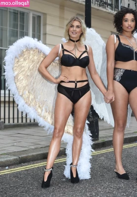 Ashley James [ ashley-james ] - Big butt pic while I’m asleep , I expect this to be cummed over lots