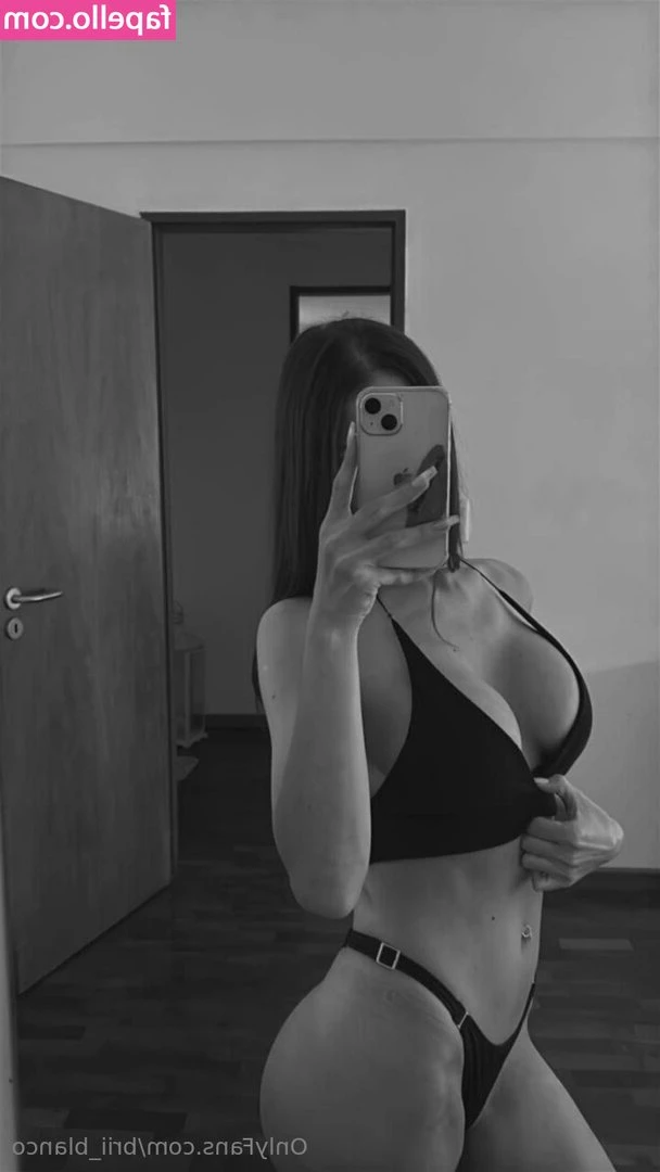 brii_blanco [ brii-blanco ] - Wanna see more  Text me  Vorreste vedere come lo uso  Scrivetemi  Chi