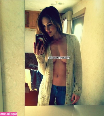 Minka Kelly [ minka-kelly ] - I think it's time for me and @aleksandrramm to record a new hot