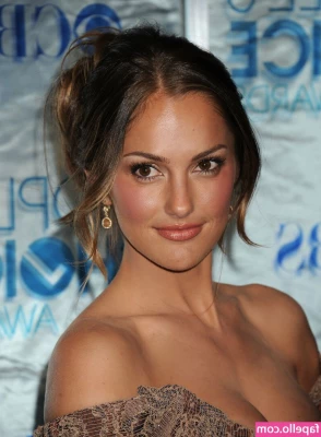 Minka Kelly [ minka-kelly ] - Remember when I said “no more studio pics on my private page”? 