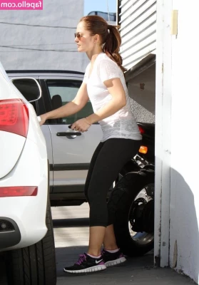 Minka Kelly [ minka-kelly ] - Keep edging for Goddess. I am enjoying widening your asshole!!