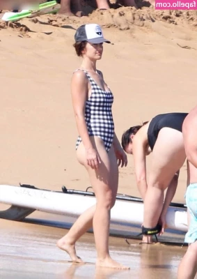 Minka Kelly [ minka-kelly ] - Wanna see the uncensored version    check your DM