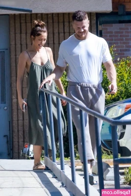 Minka Kelly [ minka-kelly ] - And people still didn t notice the tan