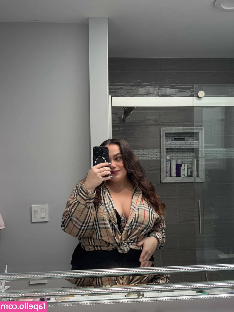 kiwichiara - new video coming soon   wanderingwife been flirting back and forth on