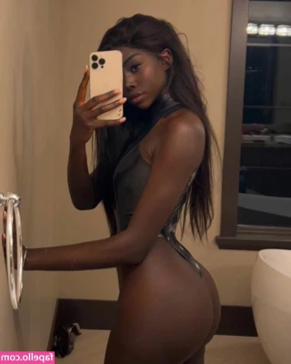 African Booty Meat [ african-booty-meat ] - I unsnapped my top for you 😘