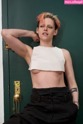 Kristen Stewart [ kristen-stewart ] - No April fools from me, just my plump arse in some super tight latex!