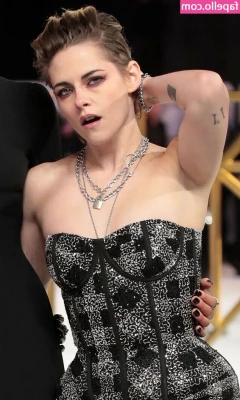 Kristen Stewart [ kristen-stewart ] - Bent over baby