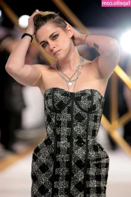 Kristen Stewart [ kristen-stewart ] - Desert Heat 🏜🔥 Part 3: Reaching record high temps with