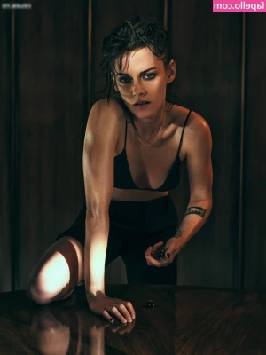 Kristen Stewart [ kristen-stewart ] - Red cheekies