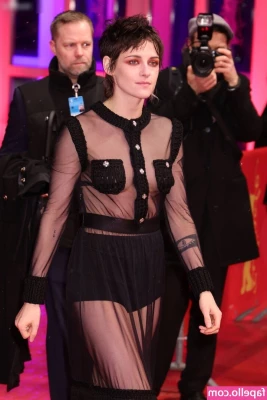 Kristen Stewart [ kristen-stewart ] - hope your weekend is happy :)